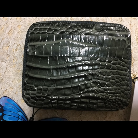 NWT SERPENTINE ZIP AROUND TRAVEL WALLET - Picture 5 of 8